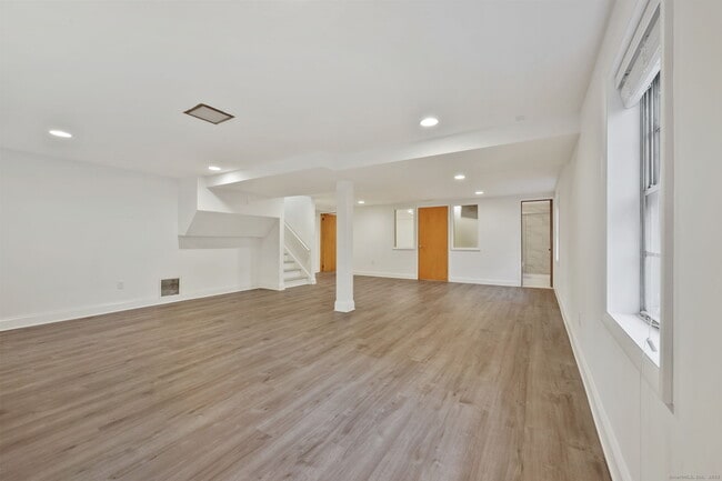 Building Photo - 53 Midbrook Ln