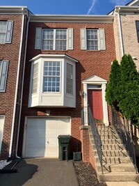 Building Photo - Elegant Gated Townhome with Sunroom Extension in Piedmont | 3 Bedrooms | 2 Full & 2 Half Baths