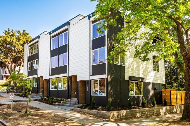 Building Photo - NEW CONSTRUCTION- MOVE- IN READY