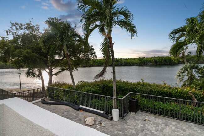 Building Photo - 4750 S Ocean Blvd