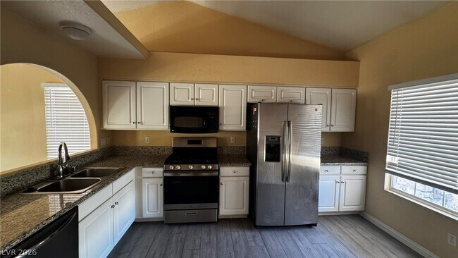 Building Photo - 249 Datura St