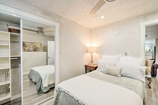 Building Photo - 303 Glenwood Rd