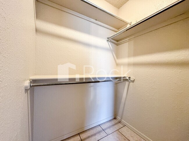 Building Photo - 7024 Woodlake Dr