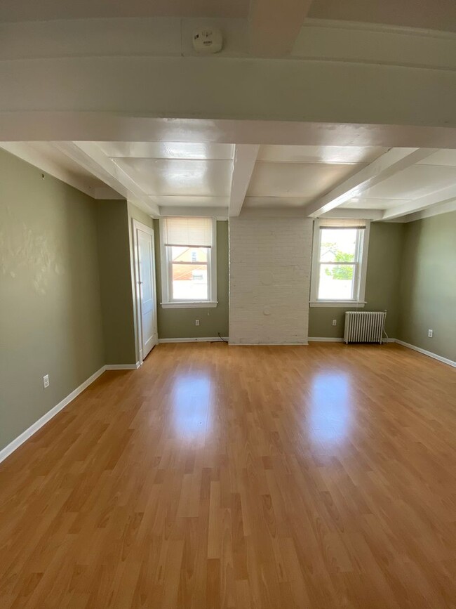 Building Photo - 2300 Arlington Ave