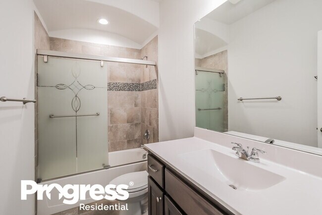 Building Photo - 9132 Golden Hollow Ln