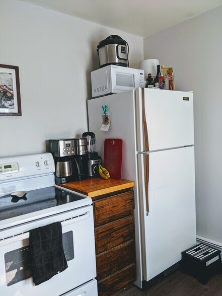 Building Photo - 680 Juno Ave