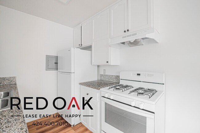 Building Photo - 1666 Lomita Blvd