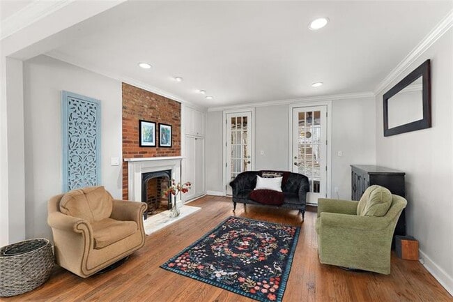 Building Photo - 732 Orchard Terrace