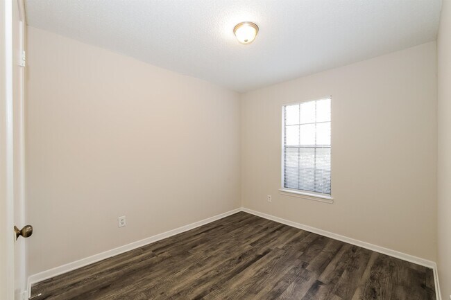 Building Photo - 4520 Northwood Hills Dr
