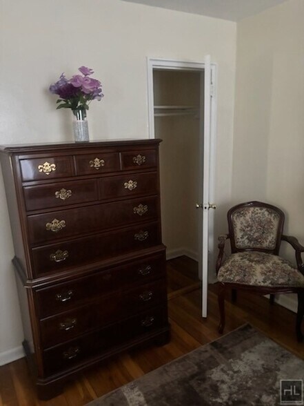 Building Photo - FRANCIS LEWIS BLVD