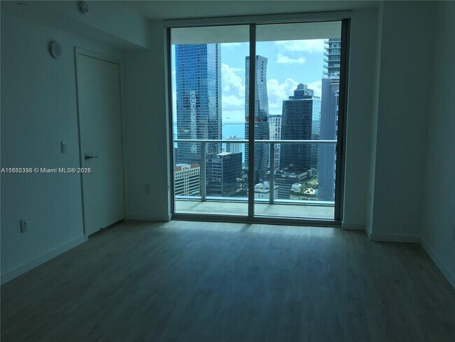Building Photo - 1100S S Miami Ave