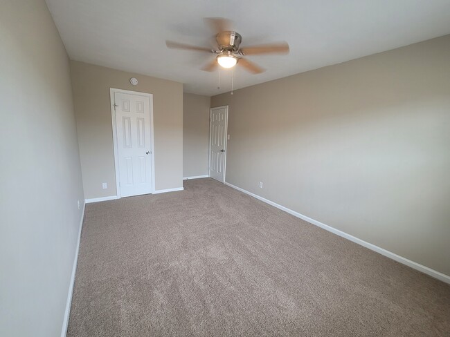 Building Photo - 5333 Kindlewood Dr