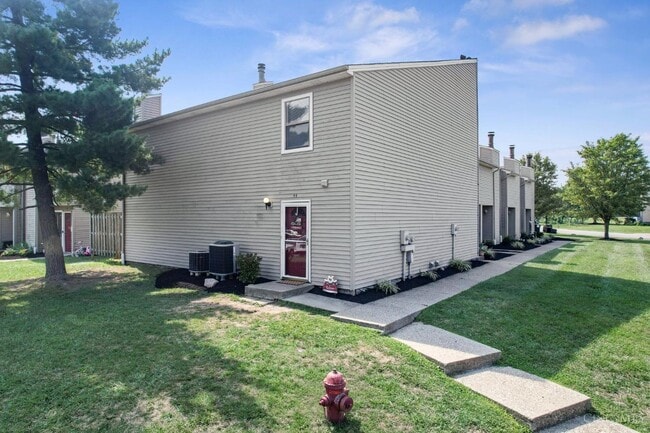 Building Photo - 44 Apple Ln