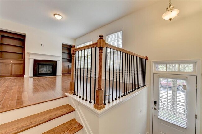 Building Photo - 3377 N Twin Alley