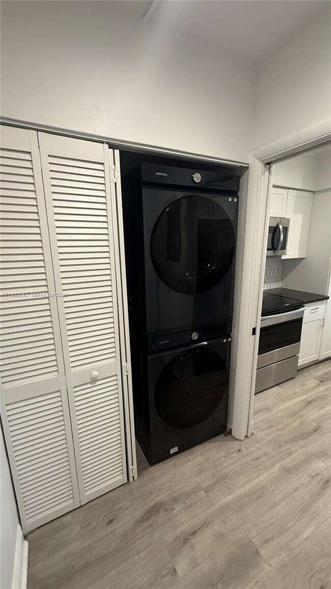 Building Photo - 1209 Campo Sano Ave