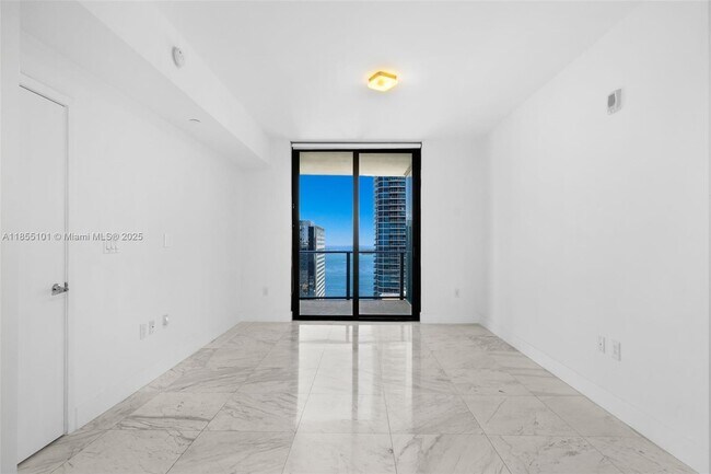 Building Photo - 1010 Brickell Ave