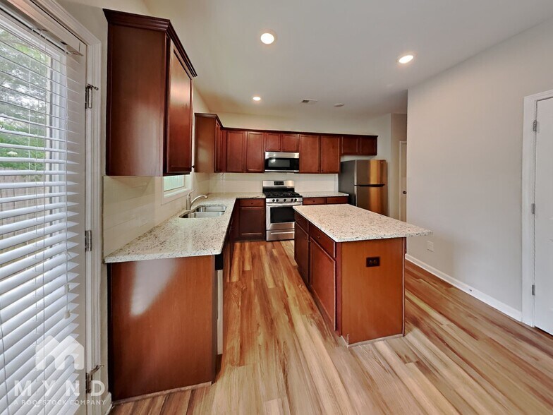 Building Photo - 541 Lanier Ct