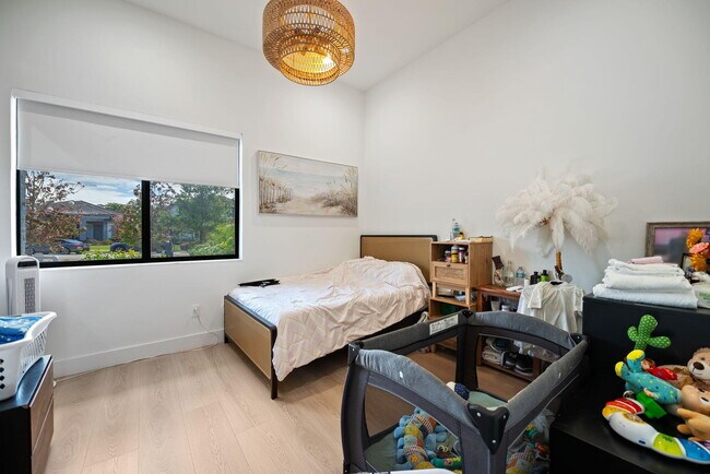 Building Photo - 5735 SW 104th Terrace