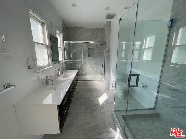 Building Photo - 437 Shirley Pl