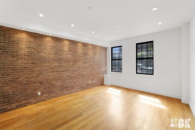 Building Photo - 4 bedroom in BROOKLYN NY 11238