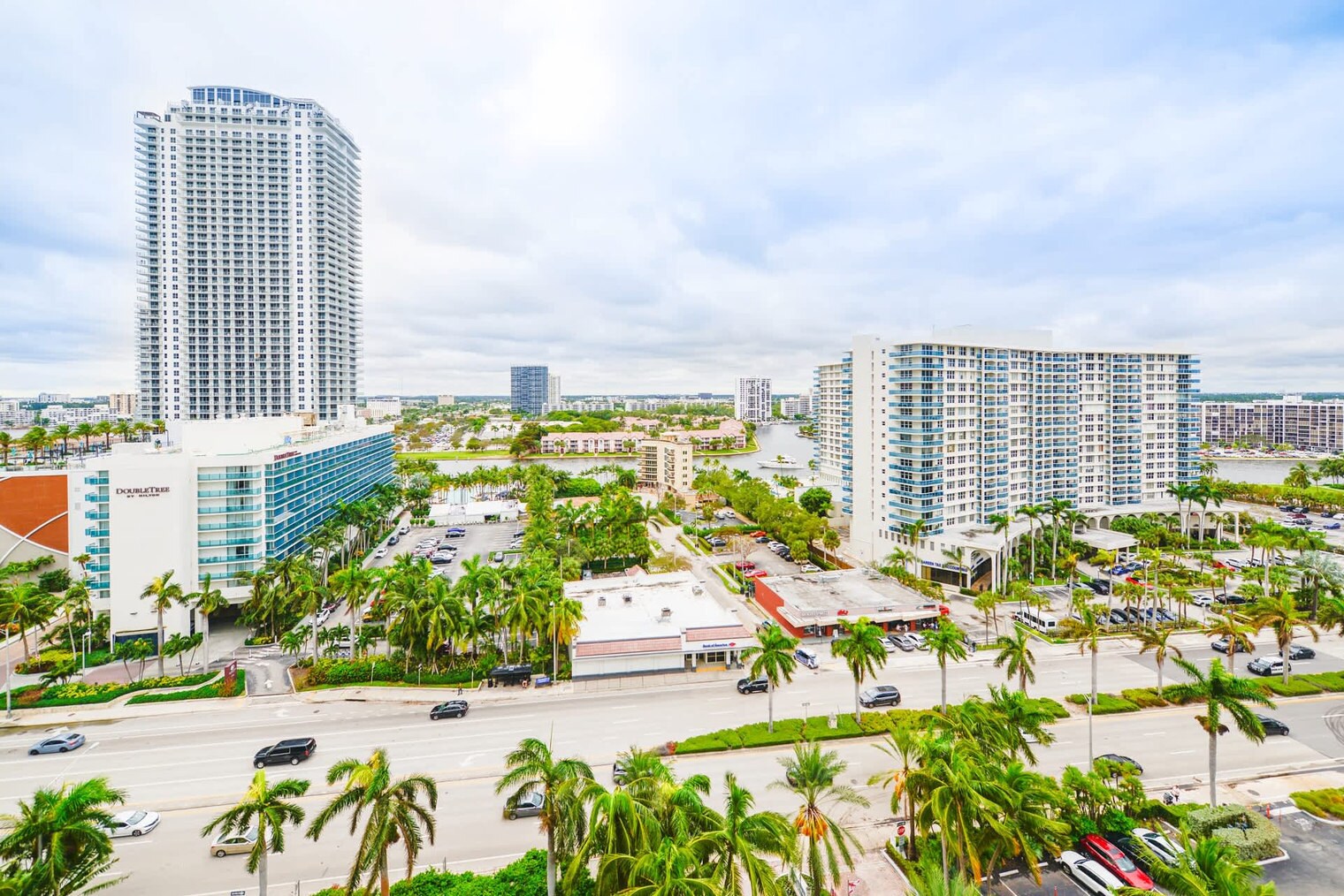 Building Photo - 3901 S Ocean Dr