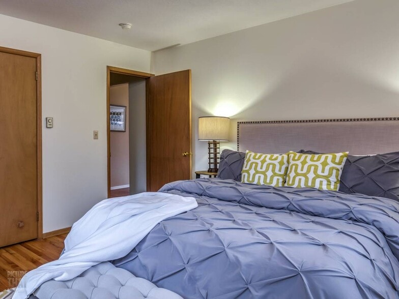 Bedroom - 2741 SE 32nd Ave