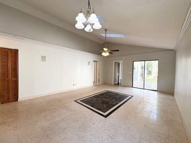 Building Photo - Cute 3B/2B Home in Hidden Lakes - Community Pool