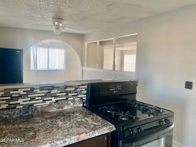 Building Photo - 8210 Marfil Dr