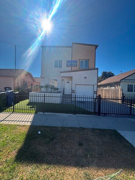 Primary Photo - 156 W 71st St