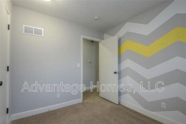 Building Photo - 13024 S Trenton St