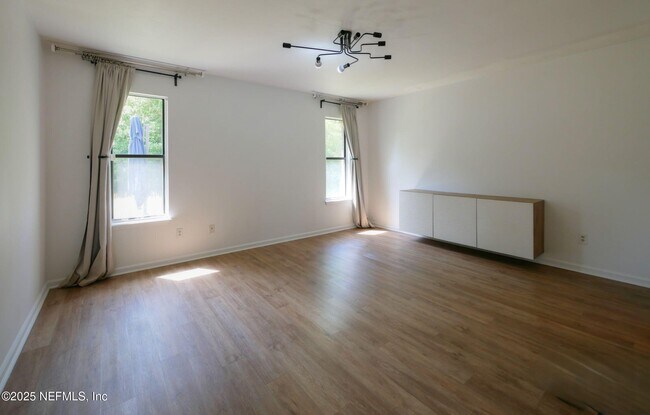Building Photo - 231 Otterwood Ct