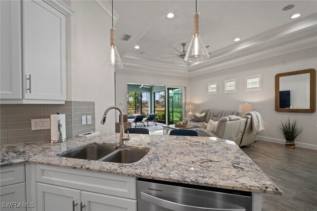 Building Photo - 6879 Saona CT