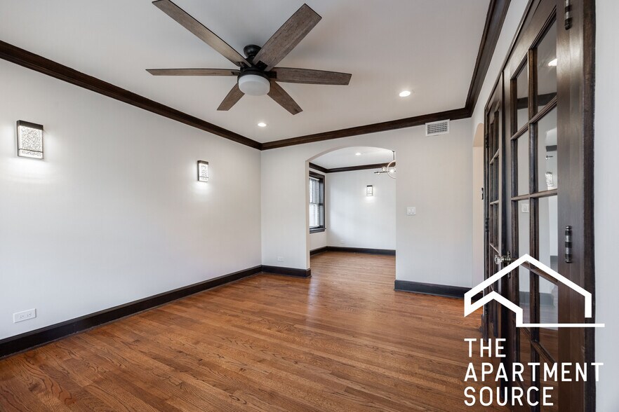 Building Photo - 6409 N Talman Ave