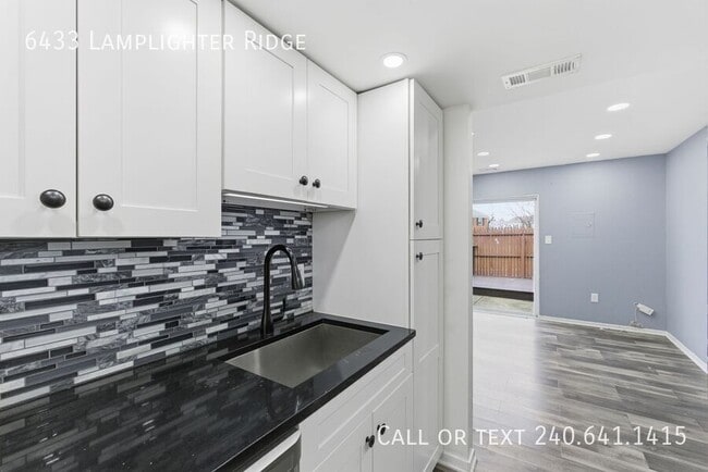 Building Photo - 6433 Lamplighter Ridge