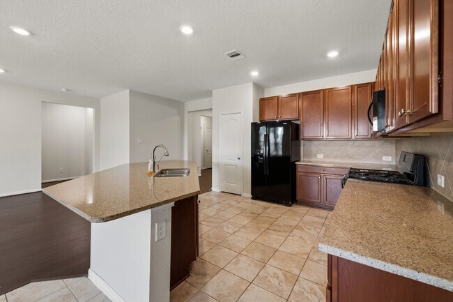 Building Photo - 20602 Pioneer Oak Ln