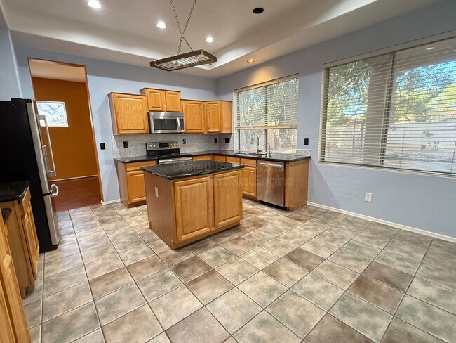 Building Photo - 9786 S La Rosa Dr