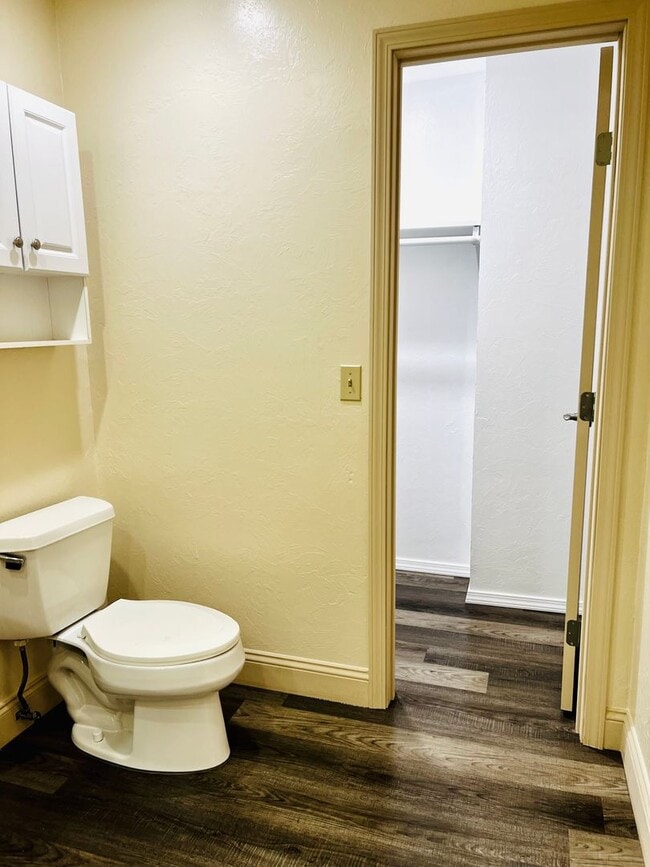 Building Photo - Beautiful 2BD 2BA Town-Home near Nichols Hills in Glen Brook!!!