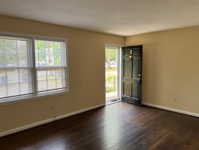 Building Photo - 717 Grove Ave