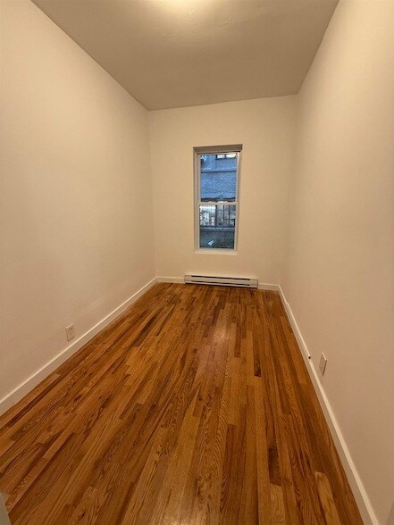 Building Photo - 44 Broadway