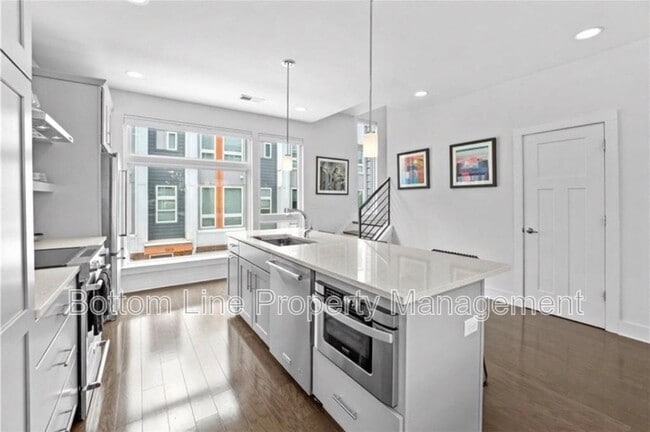 Building Photo - 118 W Poindexter Dr