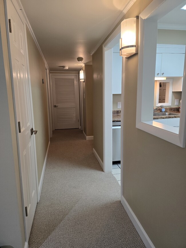Building Photo - Westcliff condos