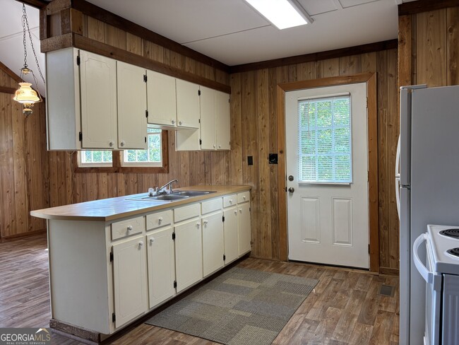 Building Photo - 23 Cherokee Resort Rd