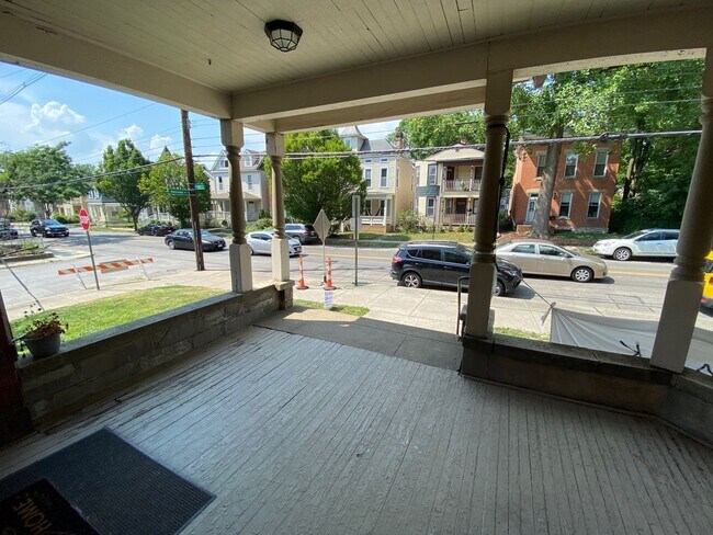 Building Photo - King Ave 59-61 CR