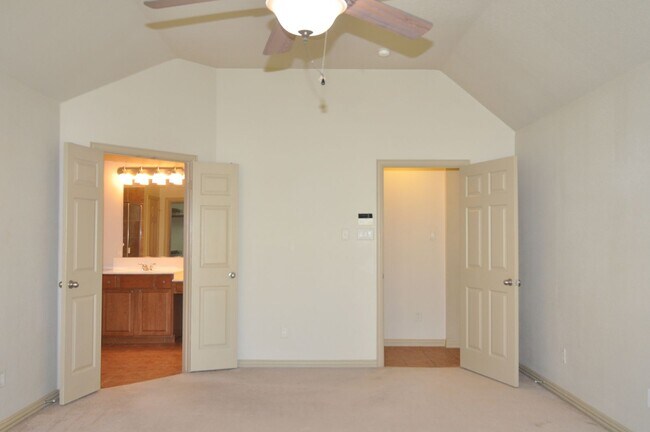 Building Photo - Stunning 4-2-2 in Ft. Worth – Keller ISD!