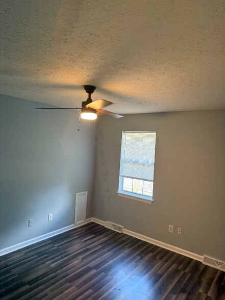 Building Photo - 22 Fonda Dr