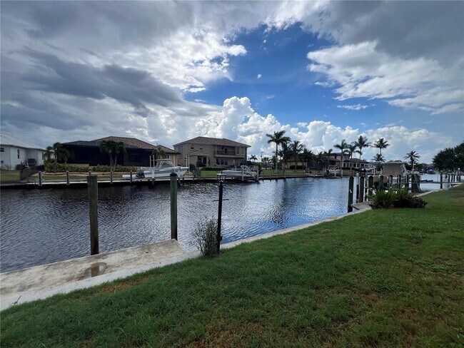 Building Photo - 2821 Coral Way