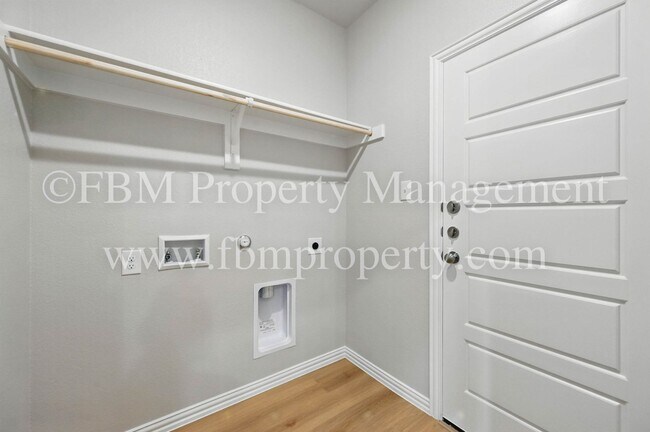 Building Photo - 2909 Ali Dr