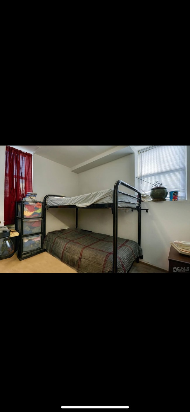 Building Photo - 500 S Center St