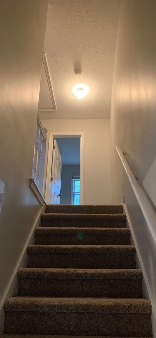 Building Photo - READY NOW! Beautiful townhome! 2 bedroom 2.5 bathroom in Snellville