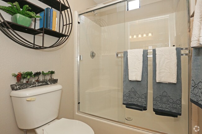 2BR, 2BA - 1171 SF - Dobson 2222